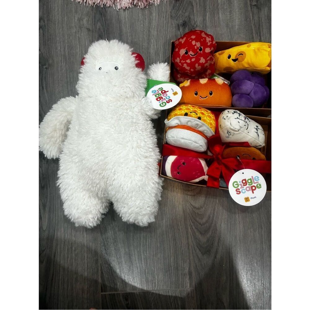 Bundle of Giggle Scape plushies nwt